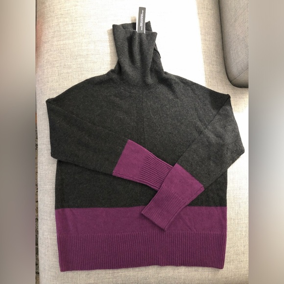 LOVELY SOFT DARK GREY & PURPLE TURTLENECK WITH 10% CASHMERE NWT - Picture 10 of 16
